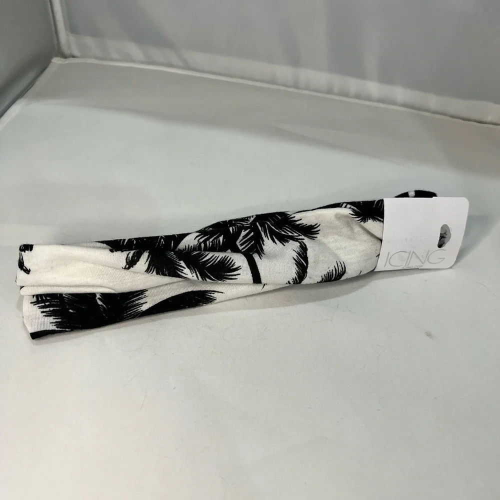 NTM Icing Cream/White & Black Palm Tree Soft Twisty Front Headband